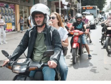 Θεσσαλονίκη: Στους δρόμους οι διανομείς ζητούν βαρέα και ανθυγιεινά